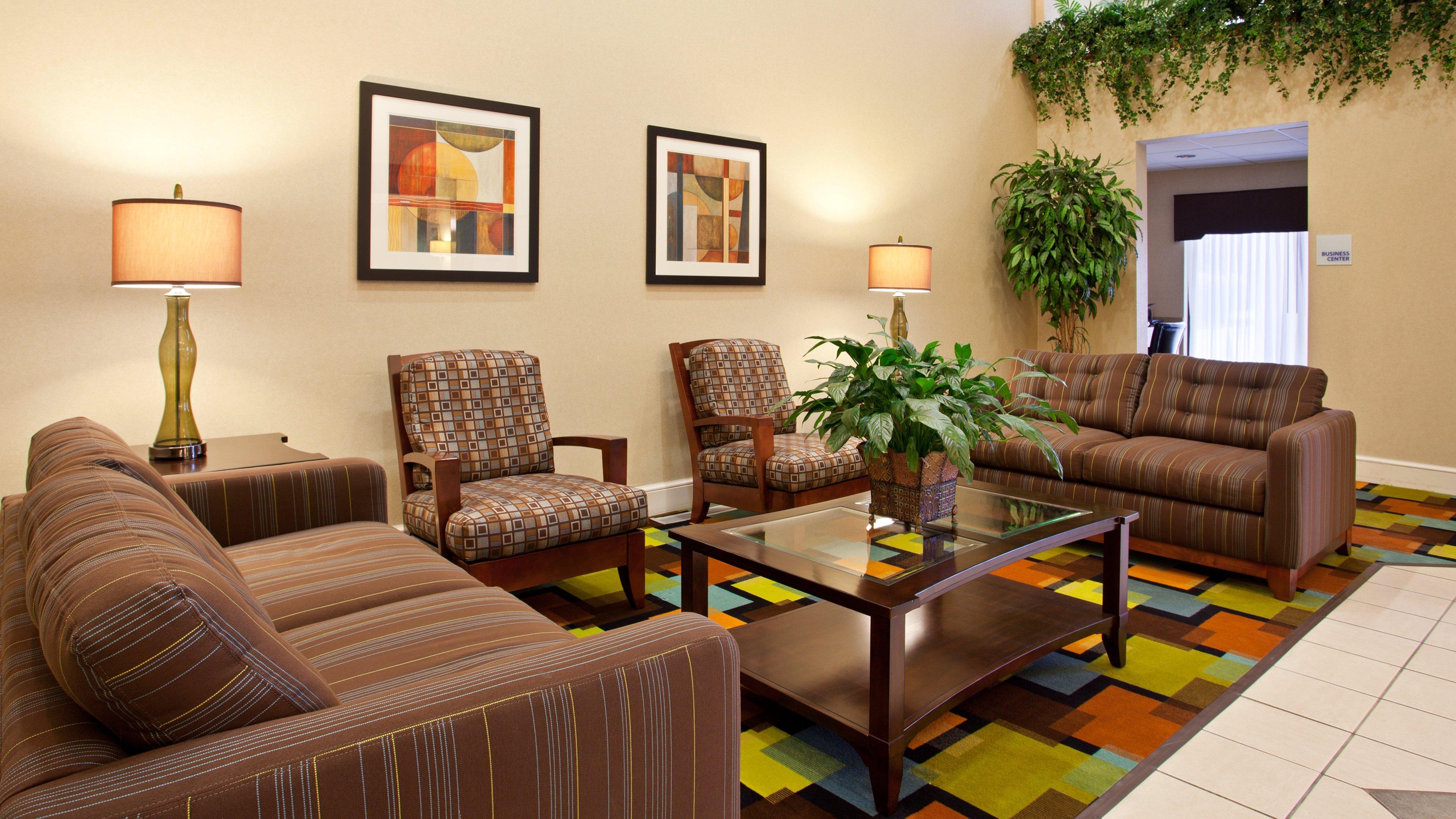 Holiday Inn Express & Suites Wadsworth By Ihg Dış mekan fotoğraf