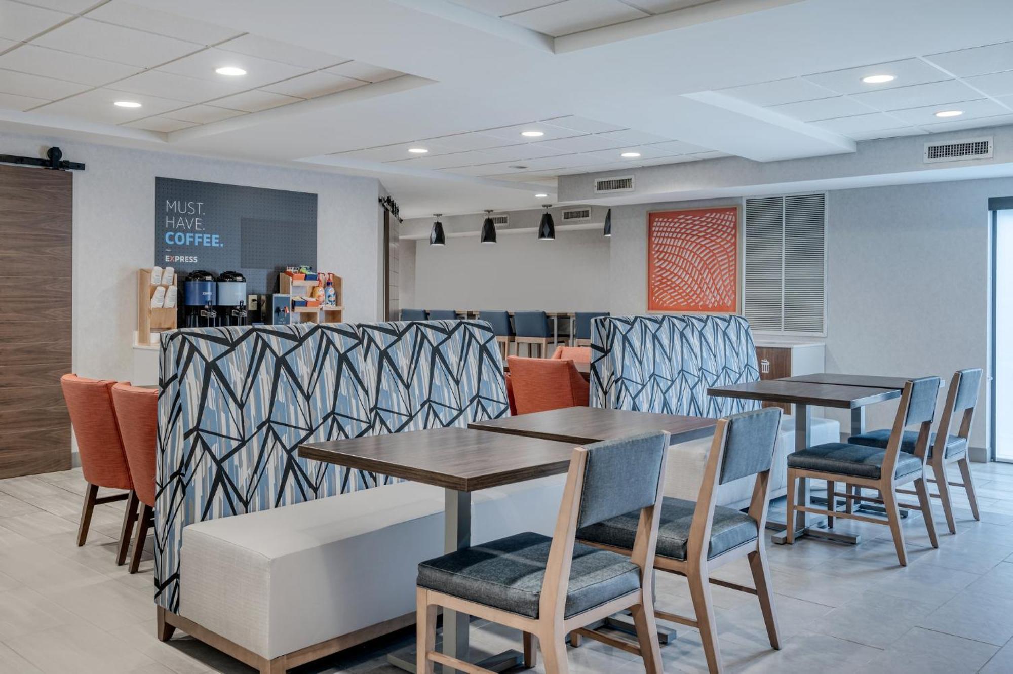 Holiday Inn Express & Suites Wadsworth By Ihg Dış mekan fotoğraf